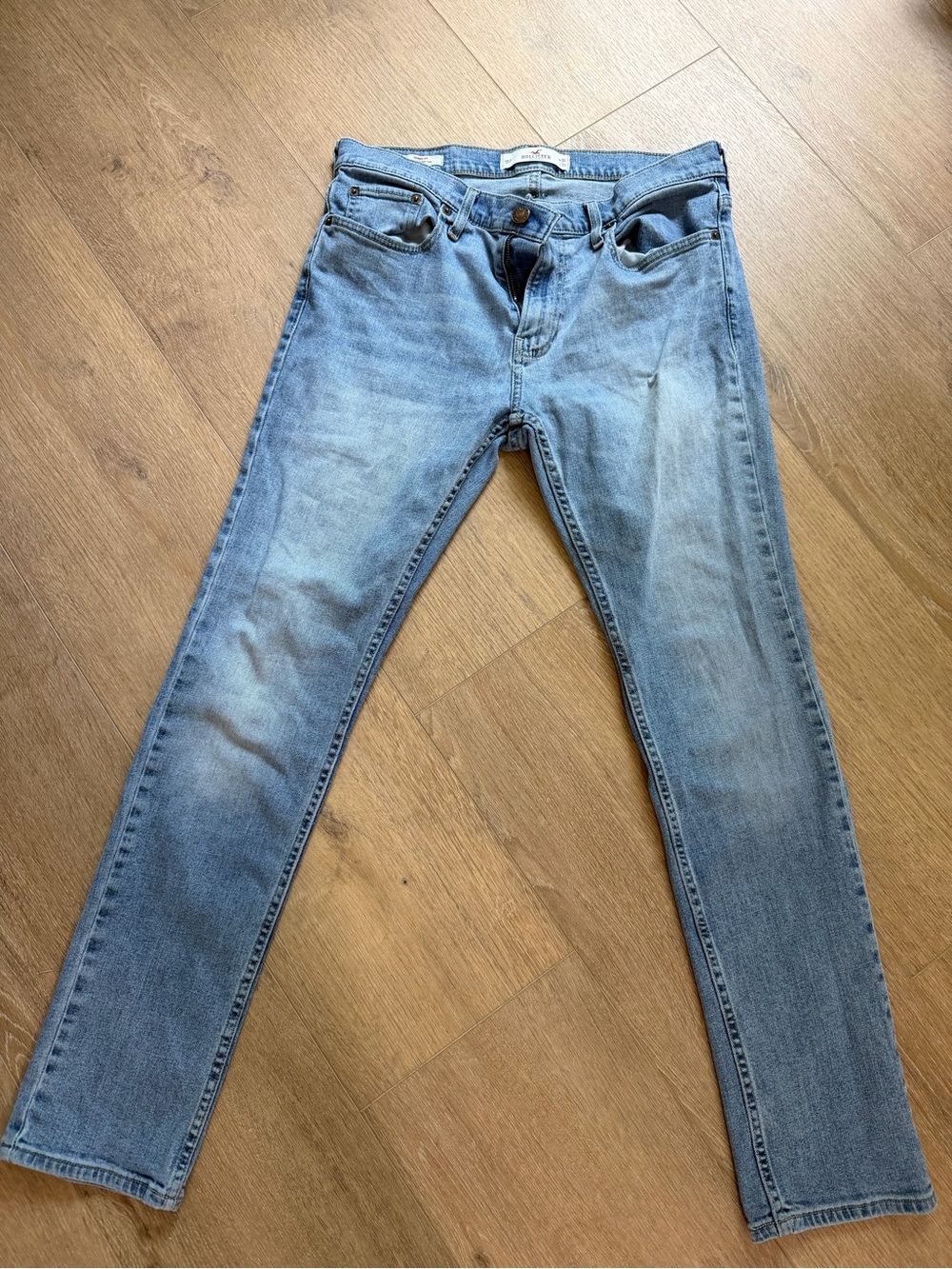 Hollister Men’s Light Wash Skinny Jeans